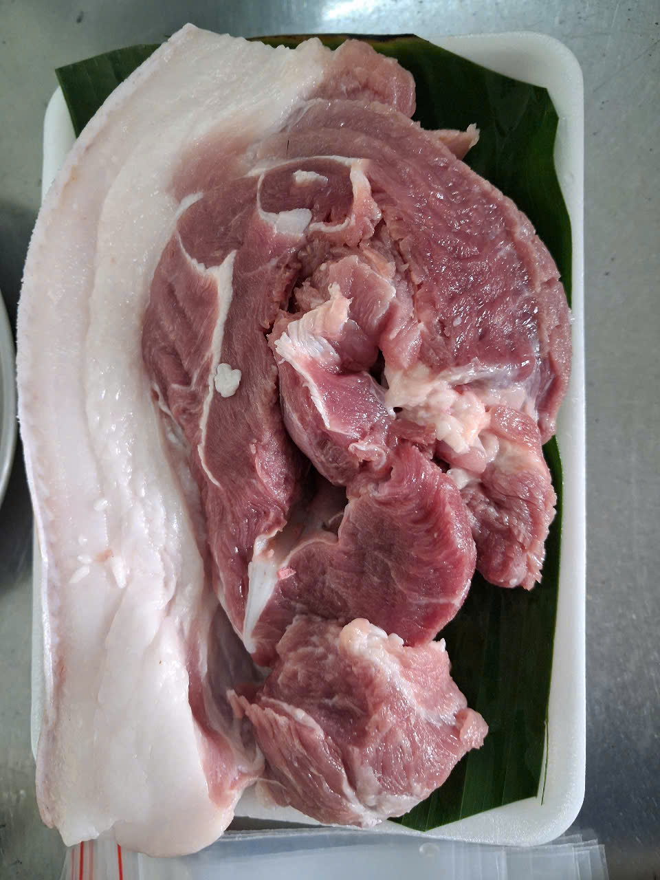 Thịt vai lợn đen Cao Bằng